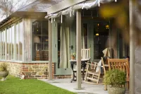 The Welldiggers Arms Hotels near Cowdray Ruins