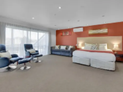 Delorenzo Studio Apartments Hotels in Nelson