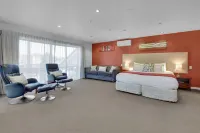 Delorenzo Studio Apartments Hotels in Nelson