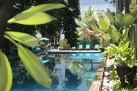 Mercure Surabaya Grand Mirama - Pools