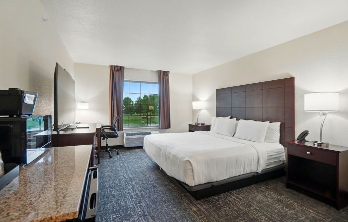 Cobblestone Hotel & Suites-RussellsPoint