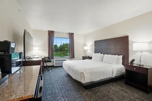 Cobblestone Hotel & Suites-RussellsPoint