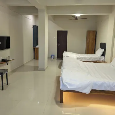 Hotel Jds Hotels near Vapi
