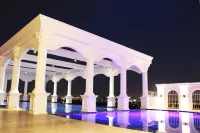 Adimulia Hotel Medan - piscina