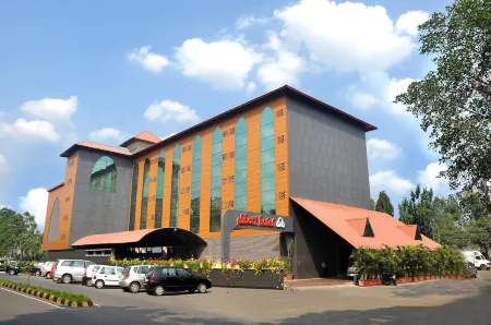 Abbott Hotel Отели рядом со станцией Vashi Railway Station