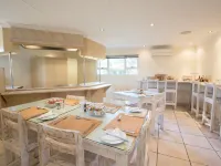 Santorini Guesthouse Hotels in East london