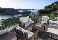 Erivolos Studios & Apartments
