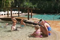 Lorikeet Holiday Park - Beach