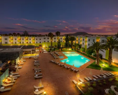 ホテル リブヴォ コラレホ ビーチ マクソラタのホテル