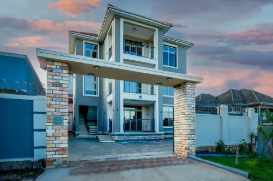 Saffron Beach Bistro & Cottages