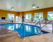 Comfort Inn & Suites Grinnell Near I-80 - parking
