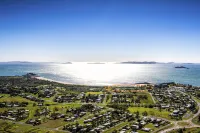 Tasman Holiday Parks - Fisherman's Beach Hotels in Emu Park