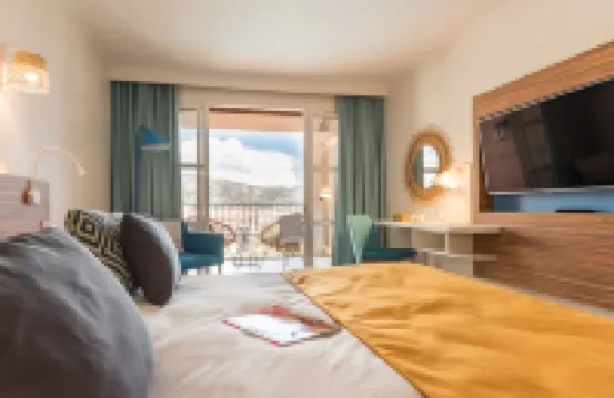 โรงแรมดิเอสเทรล ปิแยร์ & วาแคนซ์