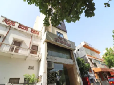 Hotel Mandiram Hotels near Jhusi puliya झूसी