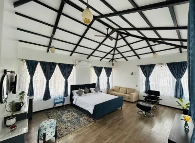 Stone Hills Hotels near Beteraya Swamy Temple