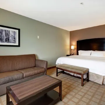 Hampton Inn & Suites Detroit-Canton