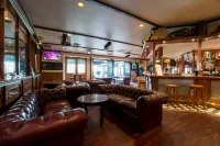 Mick O'Sheas Hotels in Moana