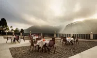 Sterling Nainital - servizio colazione