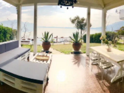 Villa Anastasye Your Lakefront Vacation Rental Hotel a Predore