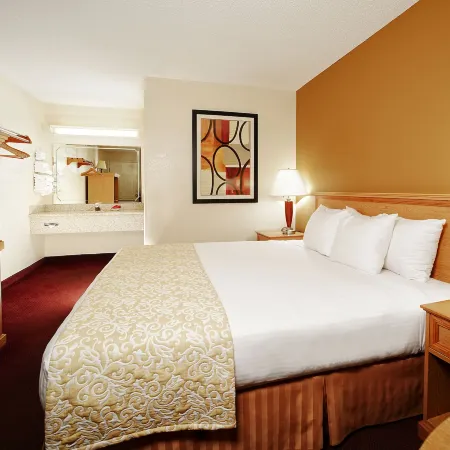 Whispering Hills Inn