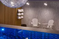 Maritim Hotel München - Pool