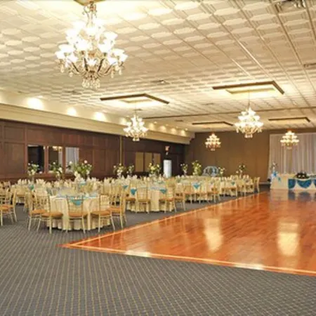 Montecassino Hotel & Suites Отели рядом с достопримечательностью «Норт-Йорк»