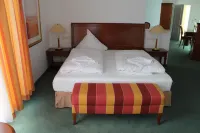 Vier Jahreszeiten Bensersiel Hotels in Esens
