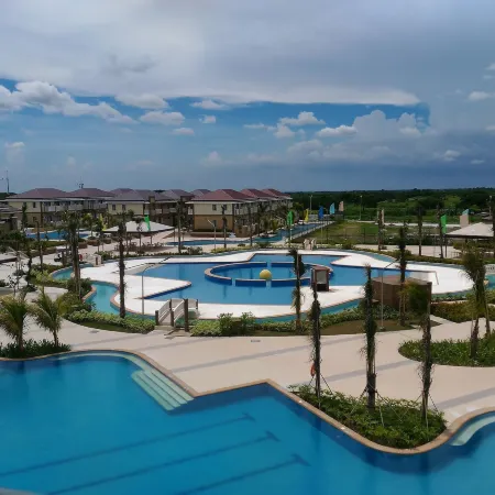 Aquamira Hotel & Resort