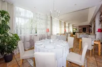 Logis Hôtel la Magnanerie - Côté Bistro Hotels in Les Mees