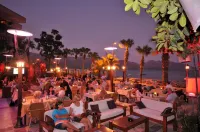 Maris Beach Hotel
