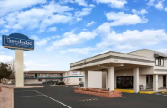 Travelodge by Wyndham Colorado Springs Airport/Peterson AFB Hotels near Colorado Springs Airport