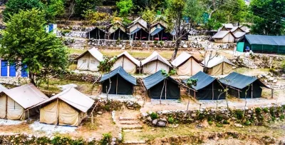 鷹巢營地 Star Trekk Adventure Beach Camp Side附近的飯店