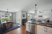 Covered Bridge Haven - 3-bedroom house with themed rooms in Winterset