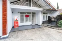 RedDoorz Syariah near RSUD Cimacan Hotel di Cipanas