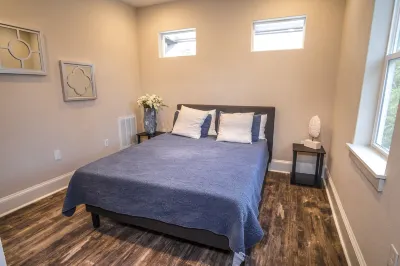 Beautiful Guest House on New Built Home Near Downtown