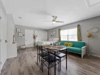 Rainforest apartment with shared Pool in brilliant St. Petersburg