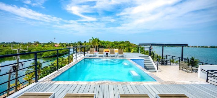 Beachfront Condo Complex In Placencia Village Ξενοδοχεία στην πόλη Placencia