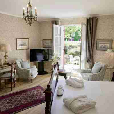 Le Manoir De Gressy Rooms