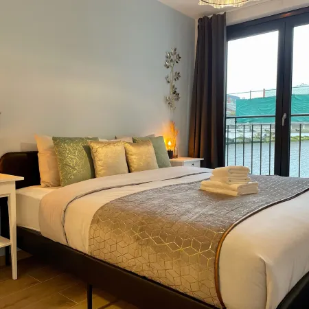 One Lux Stay Near Fashion District