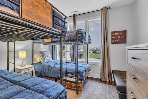 Luxury Townhome With Rooftop Deck Skyline Views - Bungalows