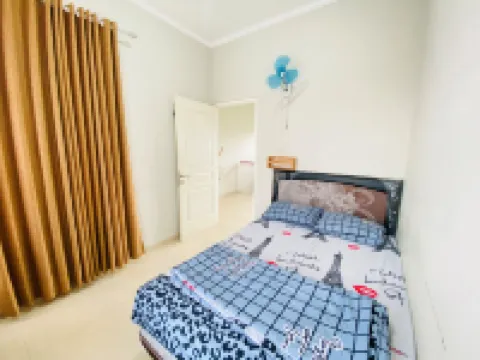 Villa Grand Taman Dau - 3 Bedrooms Hotels in Dau