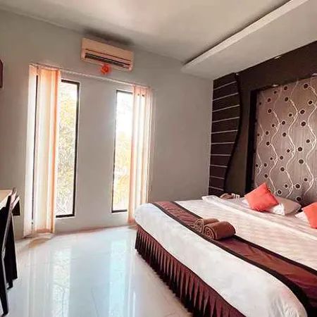 Grand Global Hotel