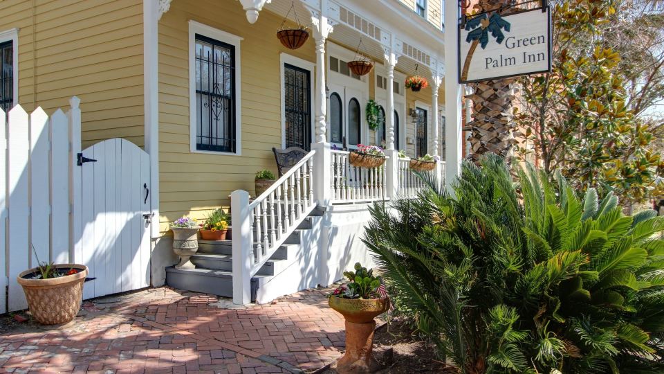 Green Palm Inn