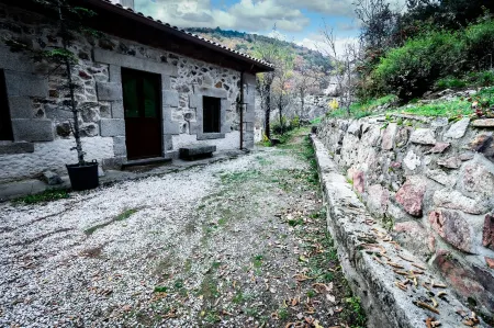 Posada Peña Pintada by Vivere Stays Отели в г. Альпедрете