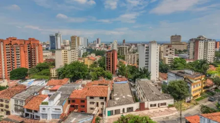 Travelers Castellón de Juanambú Отели рядом с достопримечательностью «Cali Zoo»