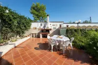 Apartment Tritone in Luxury Villa with Shared Pool Hotels in Torre Lapillo