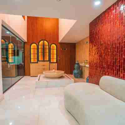 Braat Hotel Fitness & Recreational Facilities