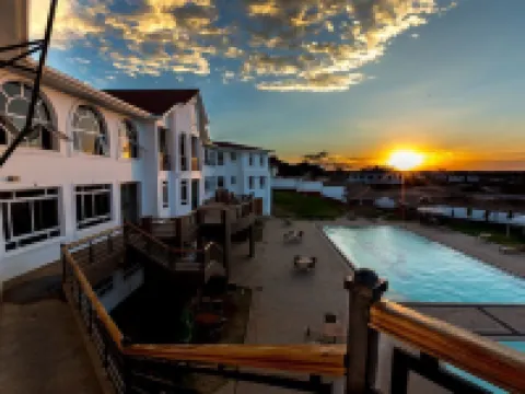 グリーンパーク サンダウナー ホテル アティ・リバーのホテル