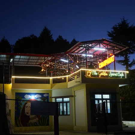 The Golden Leaves Cafe And Cottages
