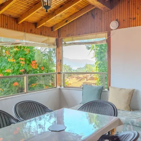 Esen Apartments